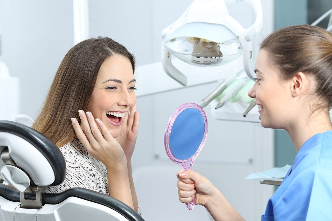 Implanty zębów – rodzaje, powikłania, przeciwwskazania